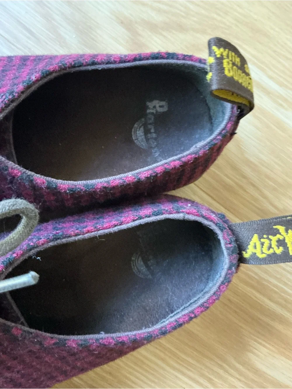 Dr Martens Samira Low Top Wool Shoes Size 6O Oxblood Houndstooth Lace-Up